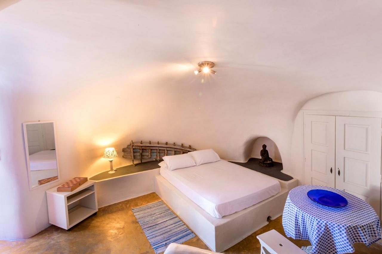 Caveland Hostel Karterados  Luaran gambar