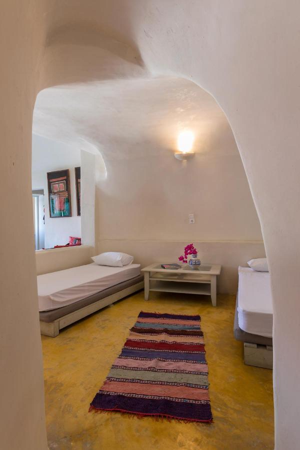 Caveland Hostel Karterados  Luaran gambar